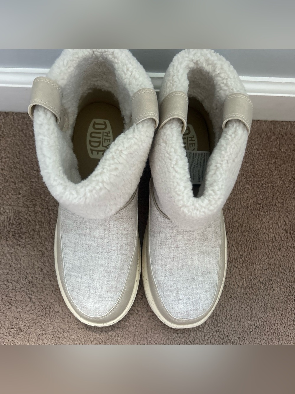 Hey Dude Women's Sherpa-Lined Ankle Boots in Cream